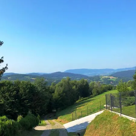 Dom Na Wzgorzu Z Pieknymi Widokami. Miejsce